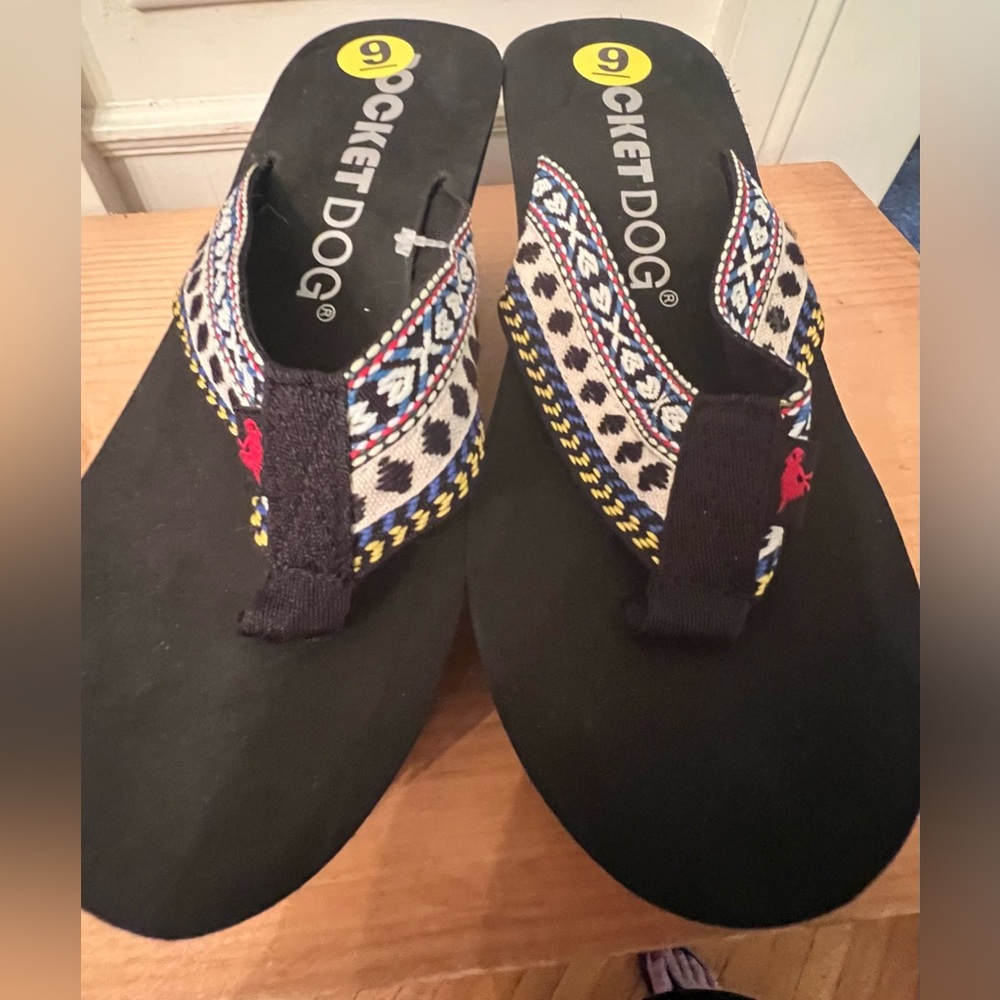 NWOT Rocket dog thong wedge sandals, size 9M